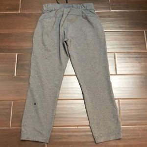 lululemon athletica Pants - Lululemon loose fit athletic cropped pants sz 4 lululemon athletica Pants - Lululemon loose fit athletic cropped pants sz 4